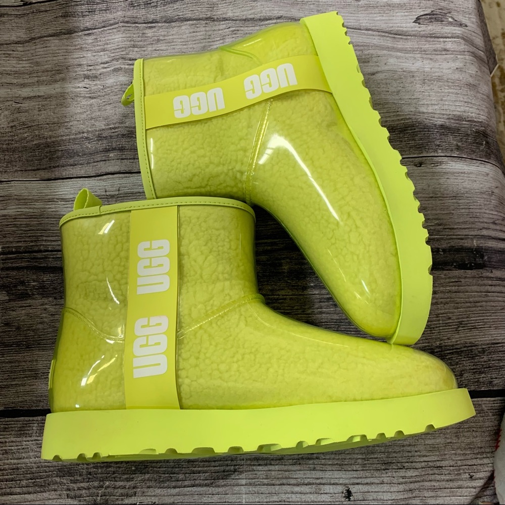 UGG CLASSIC WATERPROOF CLEAR MINI BOOT - Picture 5 of 13